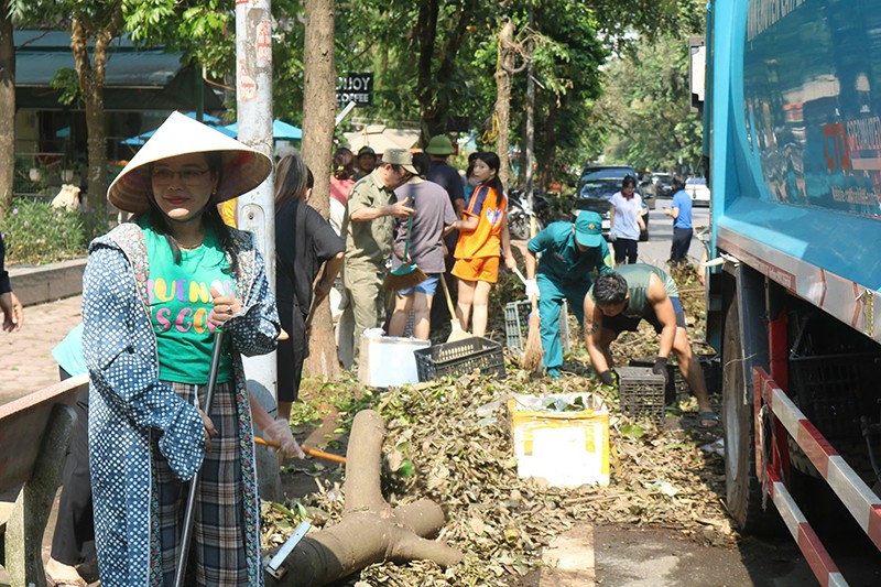 Quận Nam Từ Liêm: Tổng lực vệ sinh sau bão