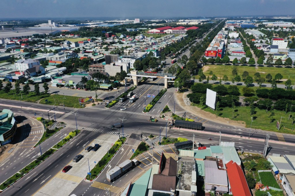 Hình 2: Huyện Bàu Bàng phấn đấu đặt mục tiêu sẽ sớm lên thị xã vào năm 2027 (Nguồn ảnh: Báo Bình Dương)