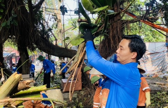 Chung tay chia sẻ với người dân khó khăn, thanh niên tình nguyện