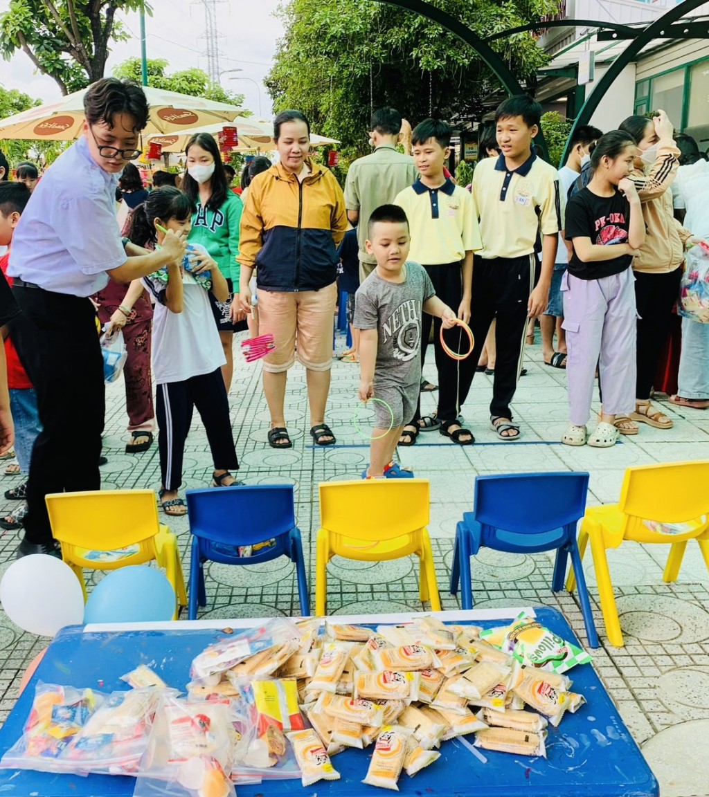 TP Hồ Chí Minh: Vui Trung thu nhưng không quên chia sẻ