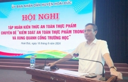 Kiểm soát an toàn thực phẩm xung quanh cổng trường học