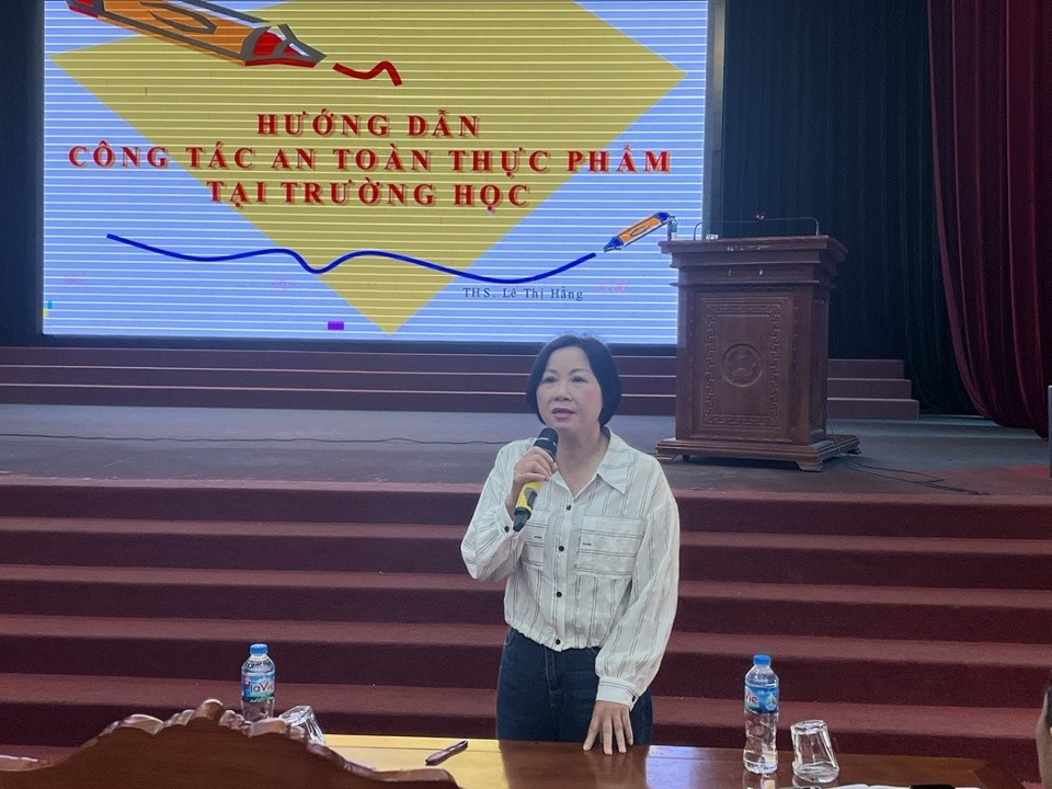 Nâng cao kiến thức kiểm soát an toàn thực phẩm trong và xung quanh cổng trường