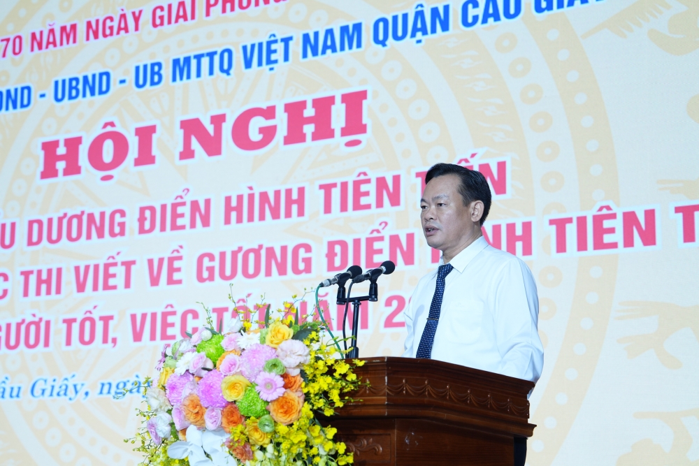 Quận Cầu Giấy vinh danh những bông hoa &quot;người tốt, việc tốt&quot;