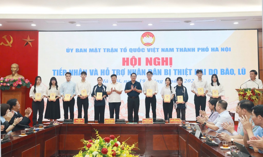 Phân bổ thêm 30 tỷ đồng hỗ trợ các tỉnh bị bão, lũ