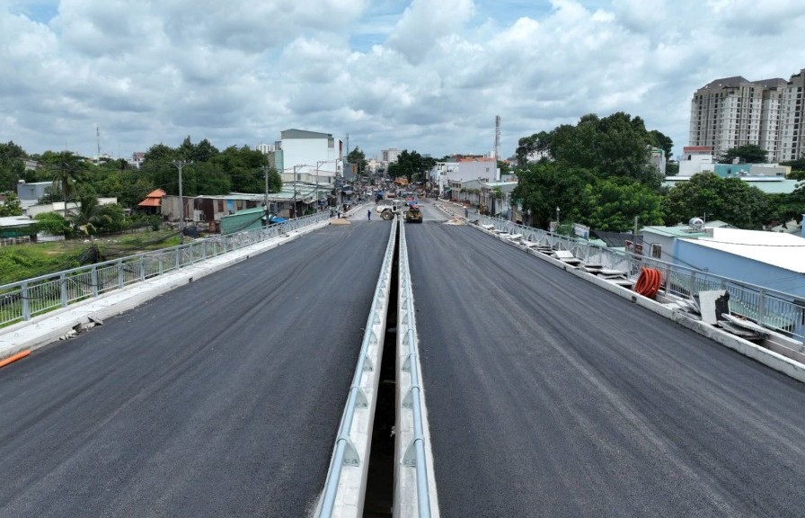 TP Hồ Chí Minh: Cầu Nam Lý trước ngày thông xe