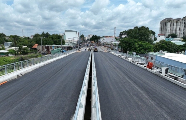 TP Hồ Chí Minh: Cầu Nam Lý trước ngày thông xe