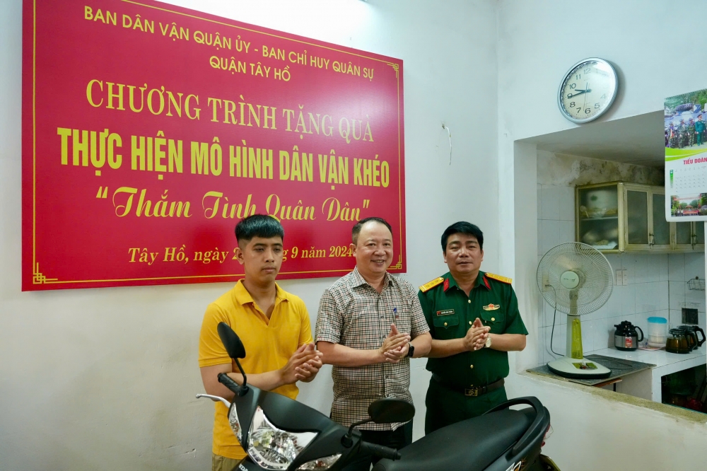 Dân vận khéo - gắn kết tình quân dân