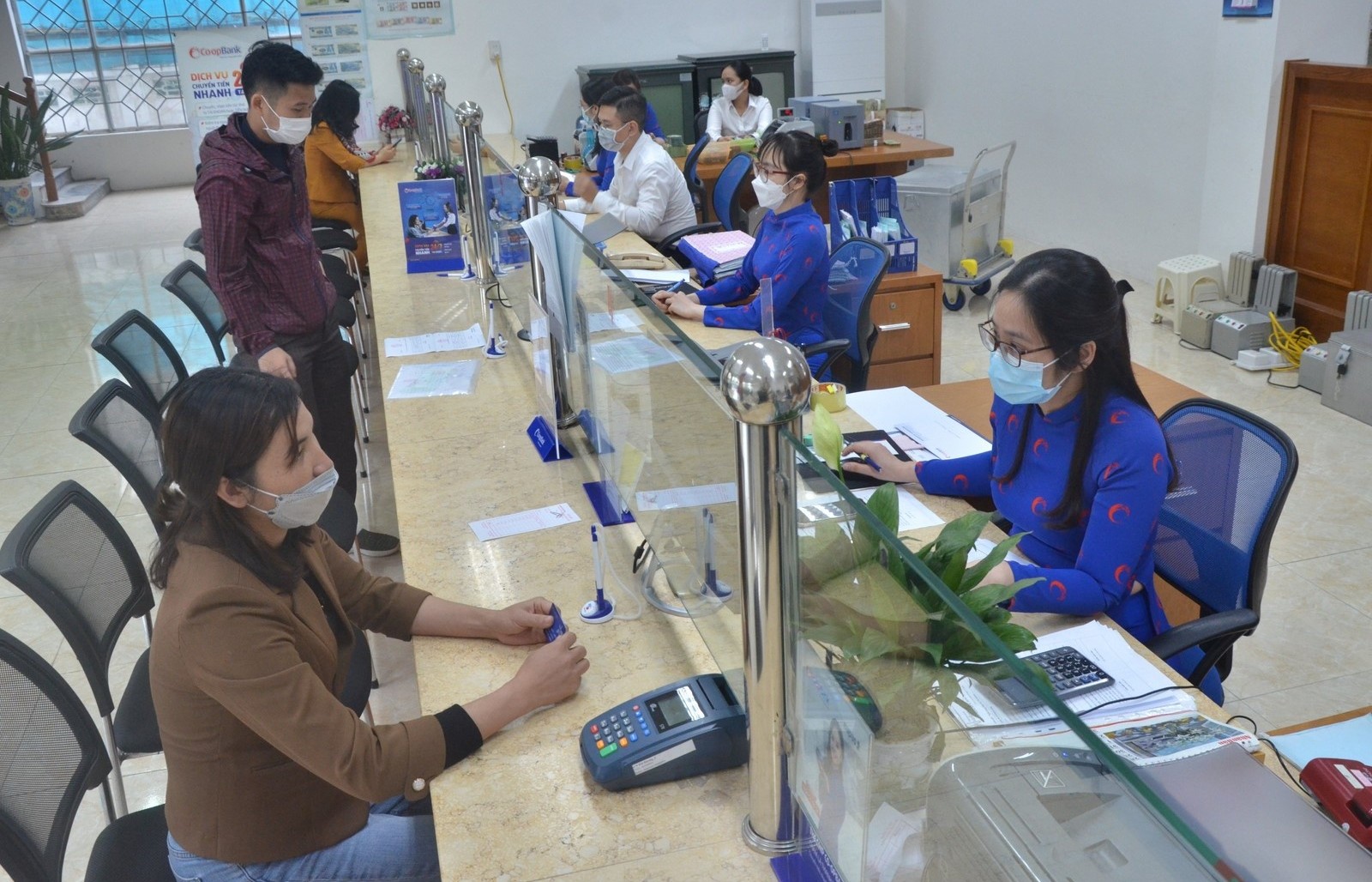 Co-opBank tập trung hỗ trợ khách hàng khắc phục hậu quả cơn bão số 3