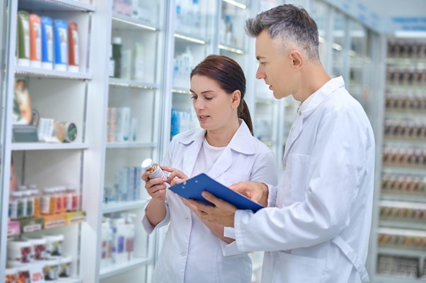 Tìm hiểu mức lương sinh viên dược sĩ và cơ hội trong ngành