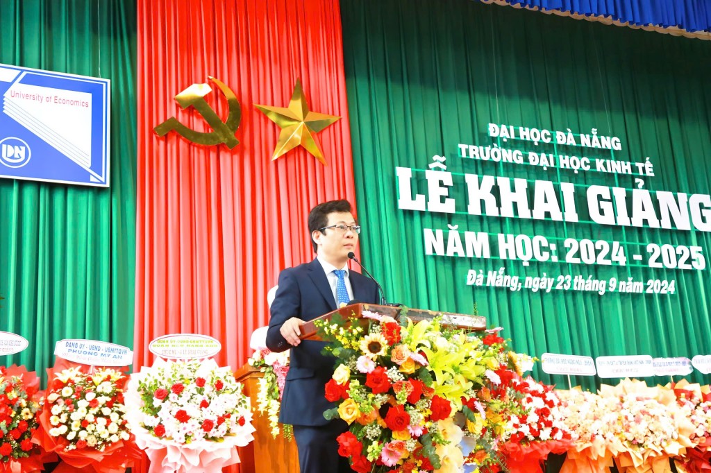 PGS.TS. Lê Văn Huy, Hiệu trưởng trường Đại học Kinh tế Đà Nẵng 