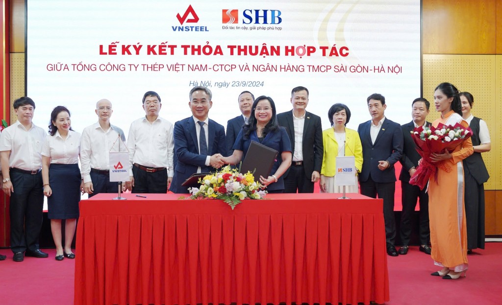   Lễ ký kết thỏa thuận hợp tác đánh dấu bước tiến quan trọng, thắt chặt hơn mối quan hệ sâu rộng giữa SHB và VNSTEEL