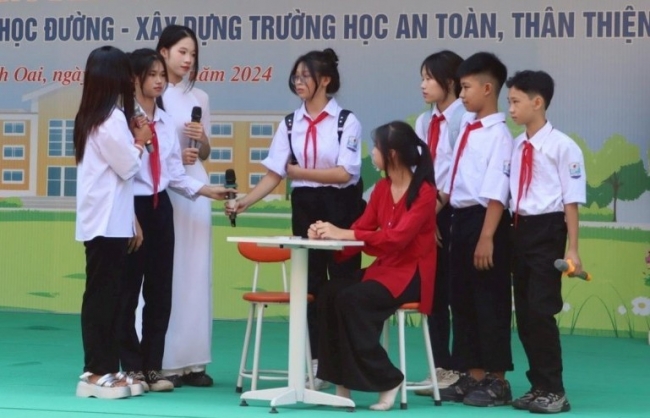 Tuyên truyền ứng phó bạo lực học đường cho gần 2.000 học sinh