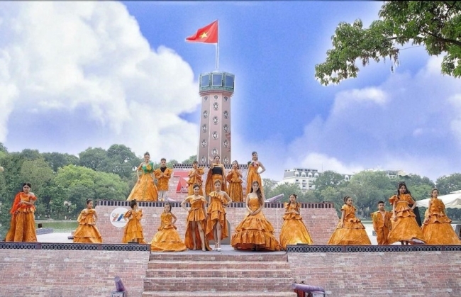 Những thiết kế từ cảm xúc đặc biệt với mùa thu Hà Nội