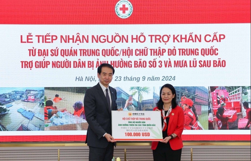 Tiếp nhận 100.000 USD hỗ trợ người dân bị ảnh hưởng bão số 3