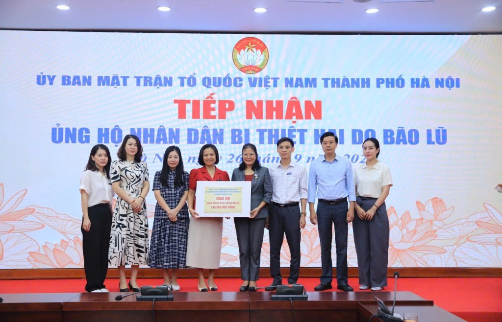 Tiếp nhận thêm hơn 2,4 tỷ đồng ủng hộ Nhân dân vùng bão, lũ