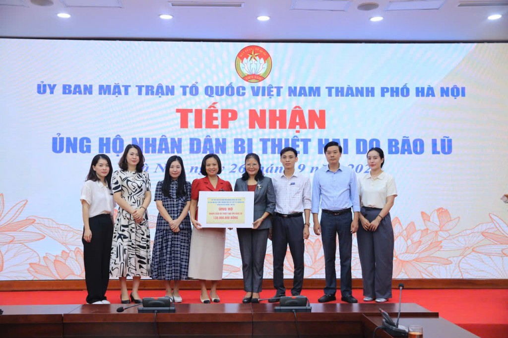 Tiếp nhận thêm hơn 2,4 tỷ đồng ủng hộ Nhân dân vùng bão, lũ