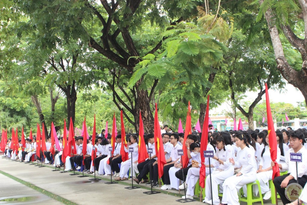 Ngoài miễn 100% học phí cho học sinh trường công lập, Quảng Nam còn hỗ trợ học sinh trường tư thục bằng mức hỗ trợ đối với các cơ sở giáo dục công lập