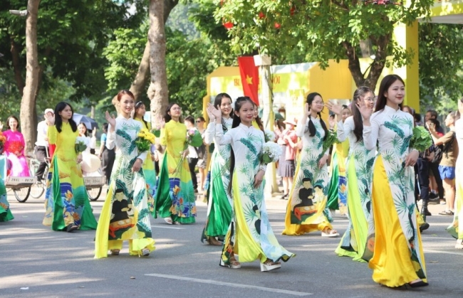 Lễ trao giải Báo chí về phát triển văn hóa và xây dựng người Hà Nội thanh lịch, văn minh lần thứ VII