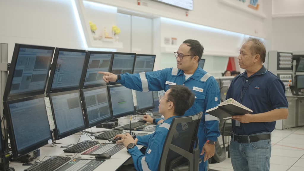 Tổ hợp hóa dầu tích hợp đầu tiên tại Việt Nam chính thức vận hành thương mại Tổ hợp hóa dầu tích hợp đầu tiên tại Việt Nam chính thức vận hành thương mại