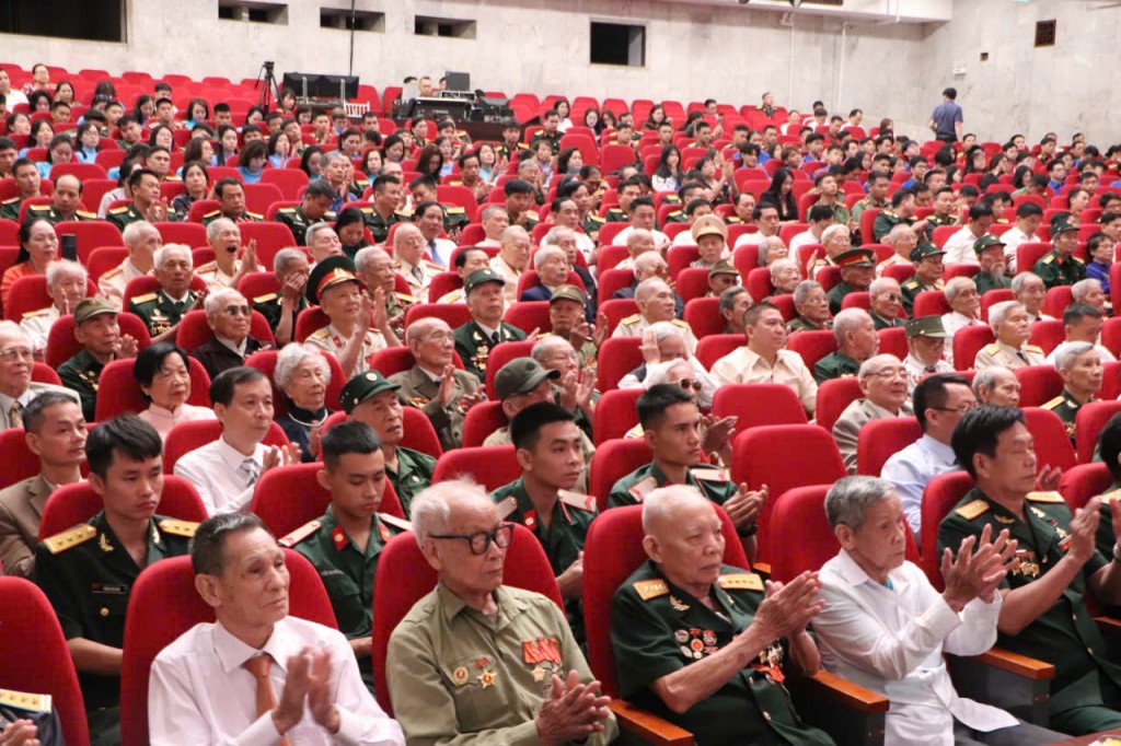 Hà Nội tri ân, tôn vinh những người làm nên chiến thắng