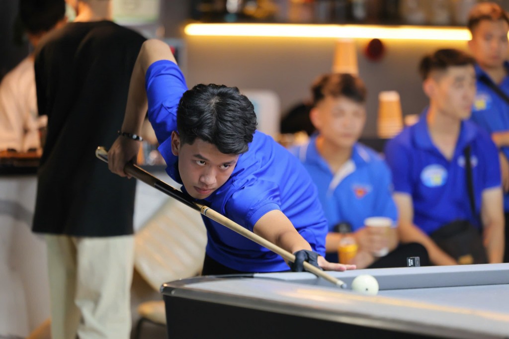 64 cơ thủ tranh tài tại giải Billards thanh niên Hoàng Mai