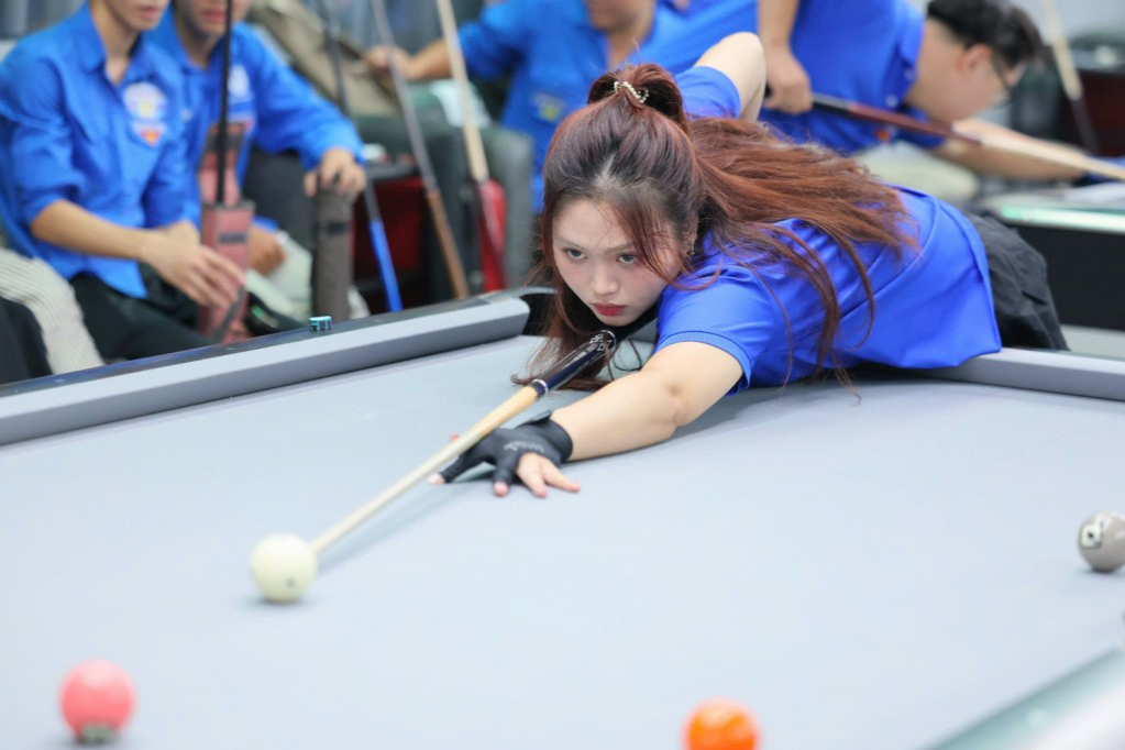 64 cơ thủ tranh tài tại giải Billards thanh niên Hoàng Mai