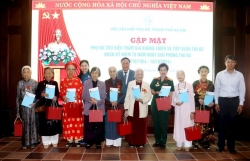 Gặp mặt 33 phụ nữ tiêu biểu tham gia tiếp quản Thủ đô