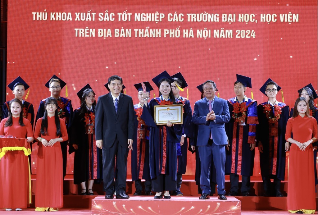 Thu hút, trọng dụng người tài, hiếu học của Thủ đô