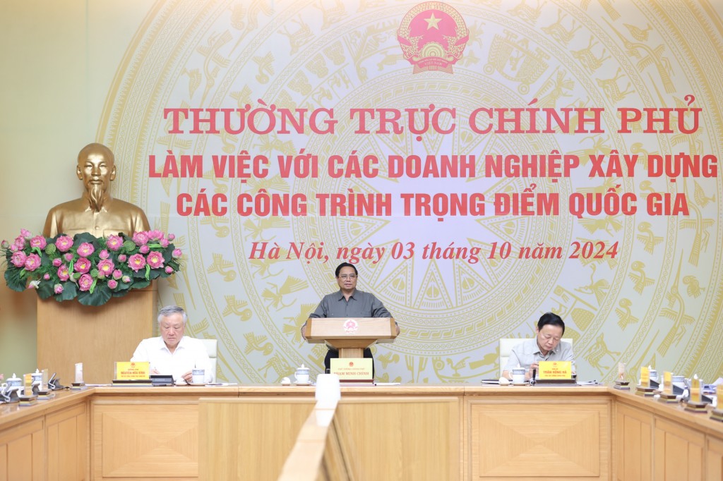 Thủ tướng nêu rõ, công việc nhiều, thời gian ngắn, yêu cầu cao, mong đợi của nhân dân lớn, do đó các chủ thể cần cùng nhau tập trung thực hiện 6 nhiệm vụ trọng tâm - Ảnh: VGP/Nhật Bắc