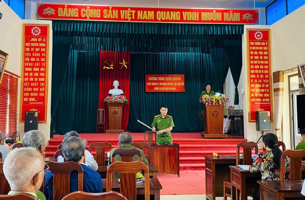 Quang cảnh buổi tập huấn