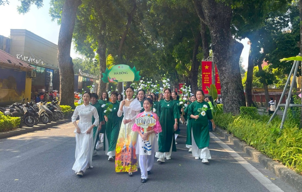 Carnaval Áo dài “Phụ nữ Thủ đô hội nhập và phát triển