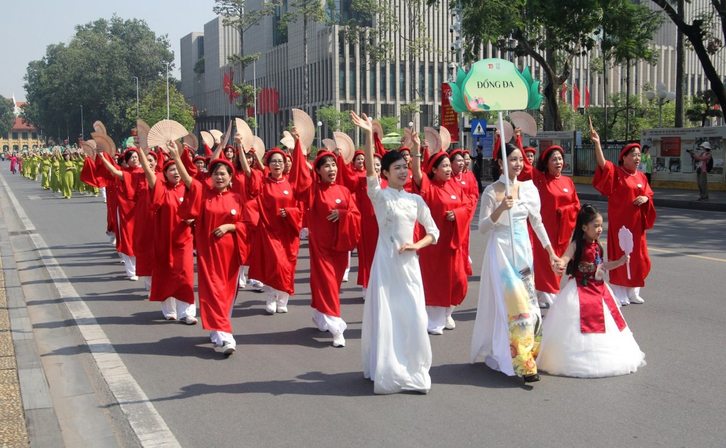 Carnaval Áo dài “Phụ nữ Thủ đô hội nhập và phát triển