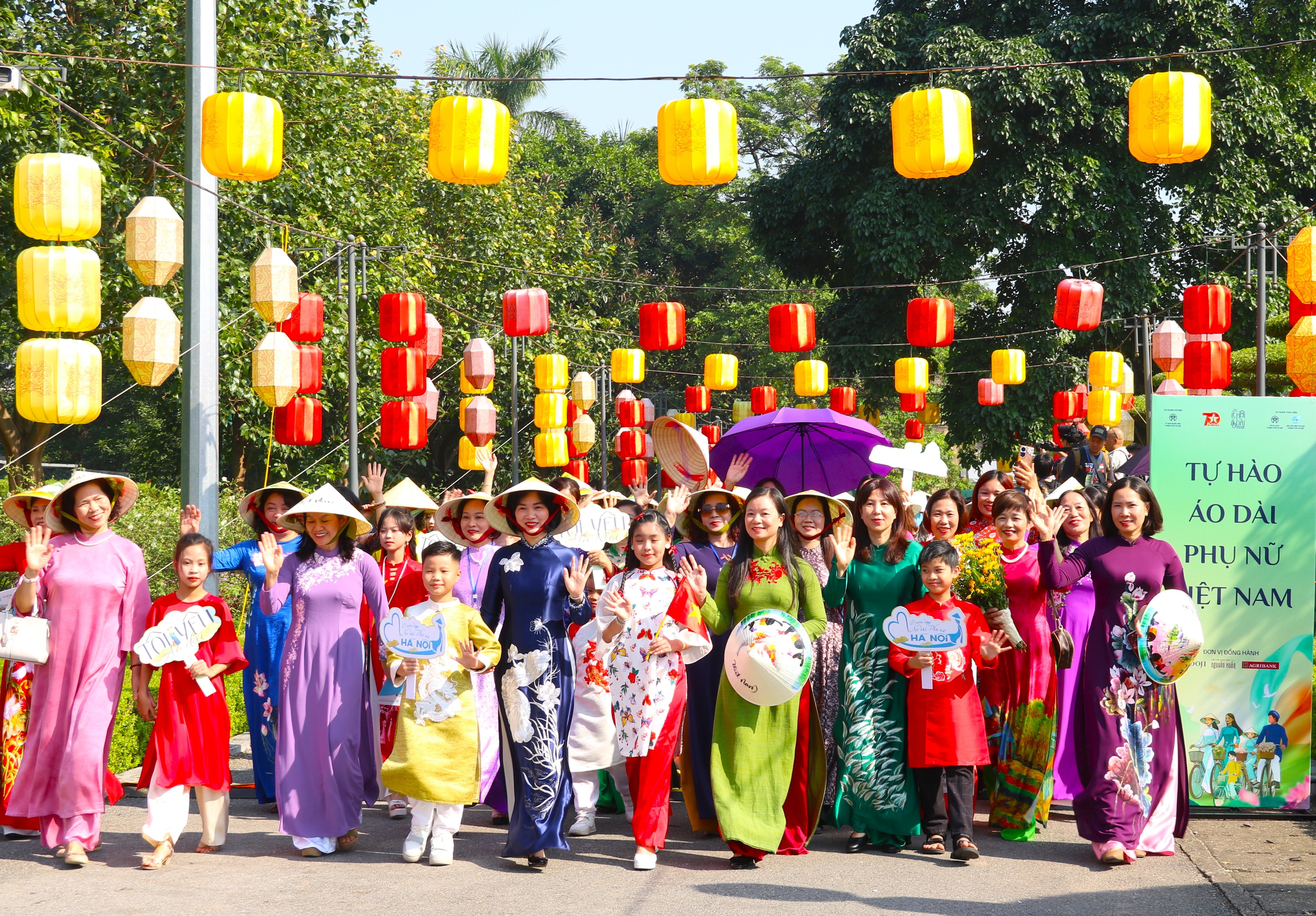 Carnaval Áo dài “Phụ nữ Thủ đô hội nhập và phát triển