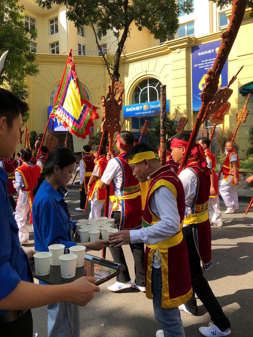 Những hộp sữa, ly nước mát lành trong Ngày hội văn hóa vì hòa bình