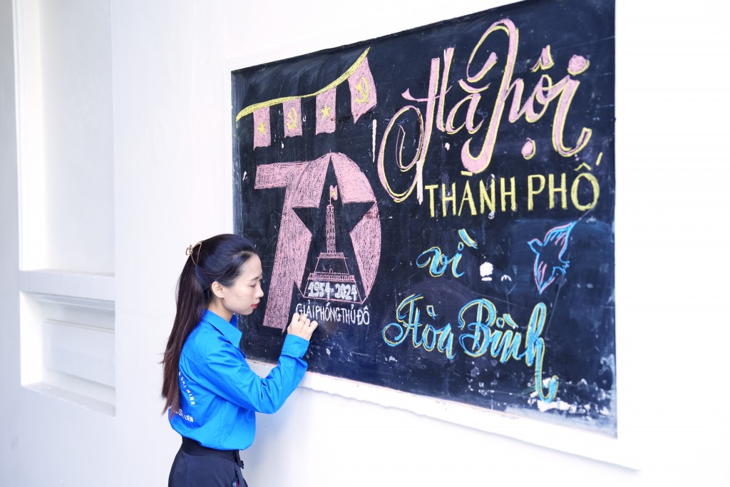 Thay “áo mới” cho bảng tin tổ dân phố