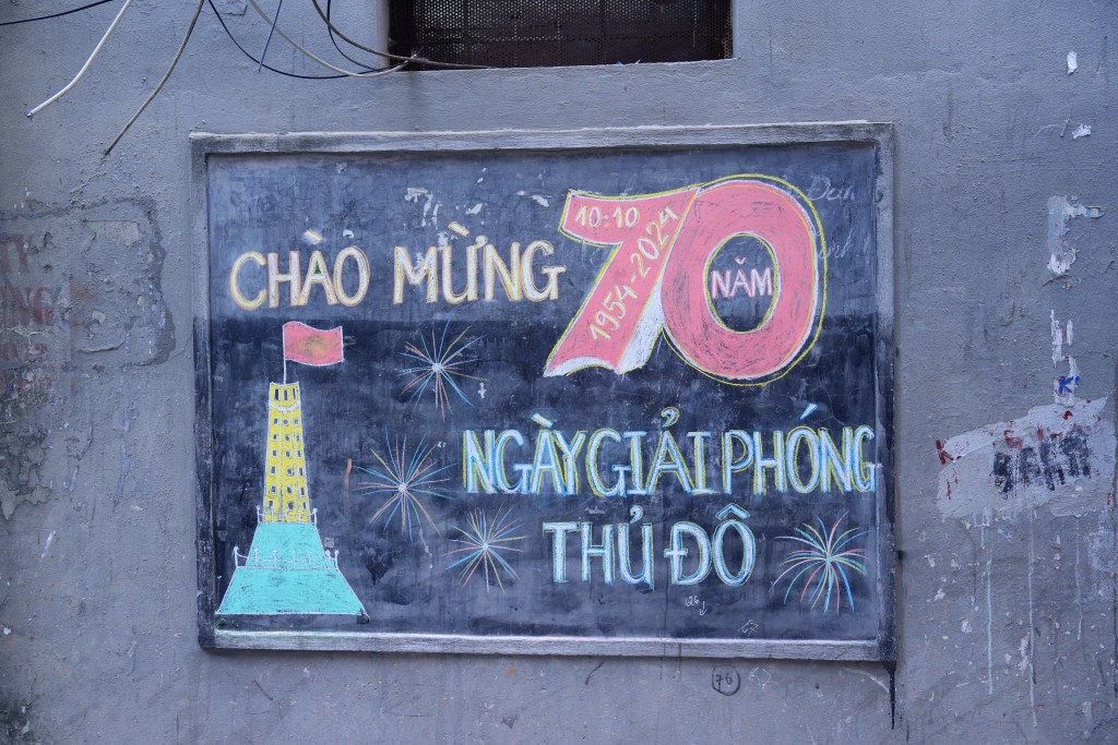 Thay “áo mới” cho bảng tin tổ dân phố