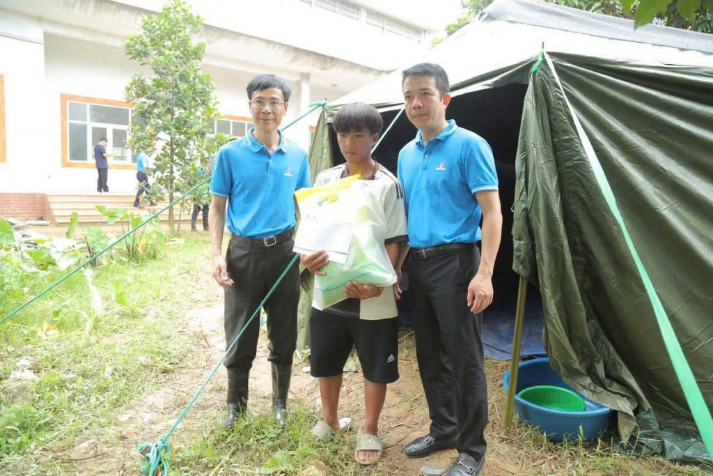 Phân bón Cà Mau: Kỹ thuật trao tay, vượt khó khăn ngay