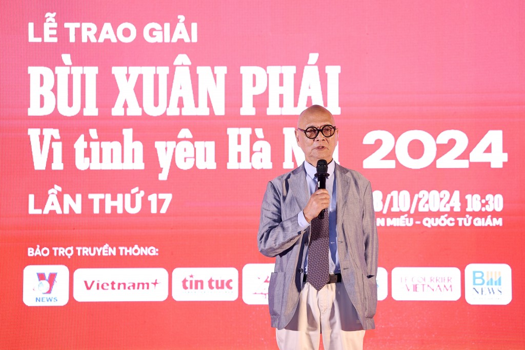 GS, TS, KTS Hoàng Đạo Kính phát biểu tại lễ trao giải Bùi Xuân Phái - Vì tình yêu Hà Nội