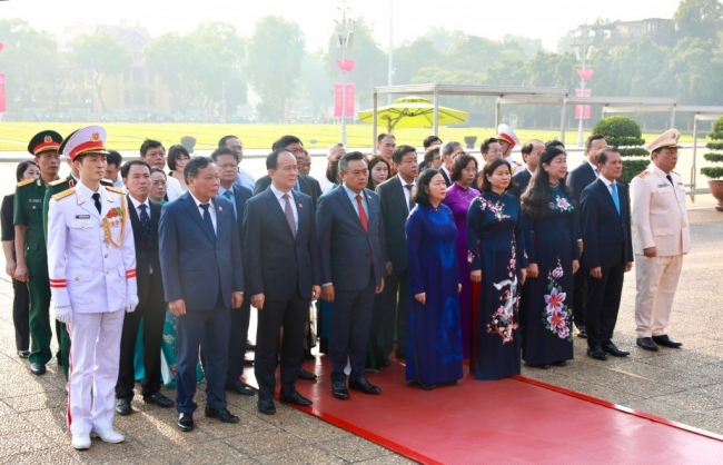 Lãnh đạo TP Hà Nội tưởng niệm Chủ tịch Hồ Chí Minh