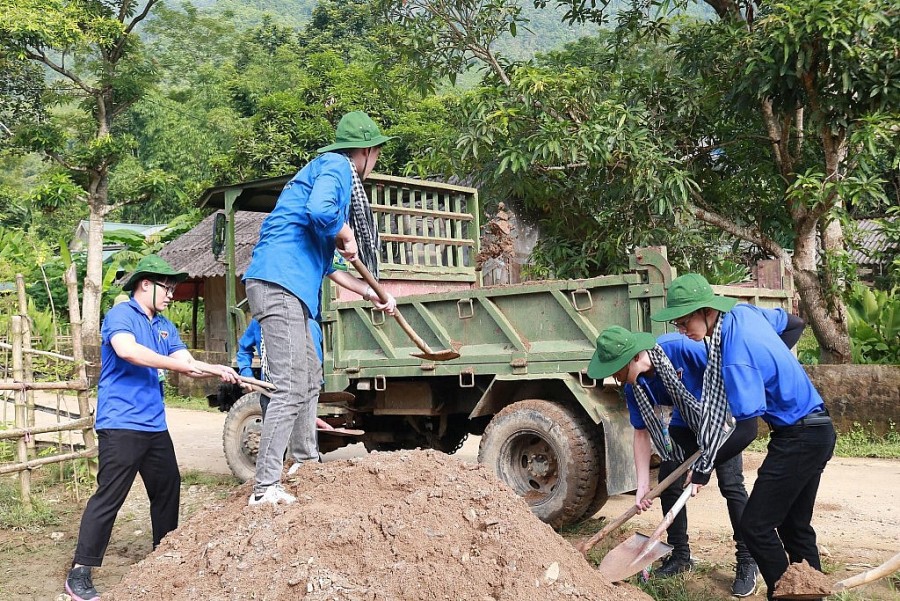 Thanh niên Hà Nội thực hiện các phần việc tình nguyện tại vùng cao