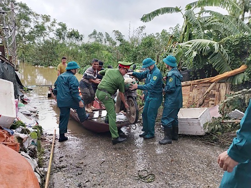 Nhiều tài sản, gia súc, gia cầm của người dân đã được lực lượng Công an di chuyển đến vùng an toàn