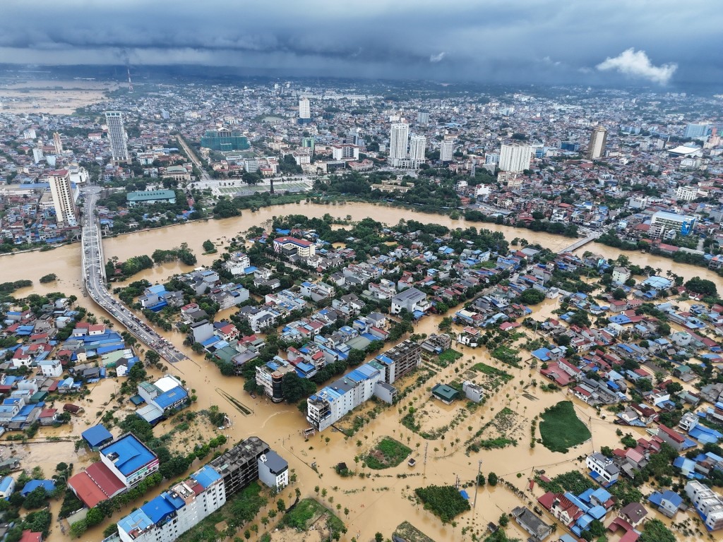 Tương thân tương ái, hỗ trợ đồng bào, trách nhiệm với xã hội