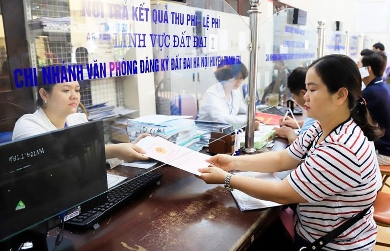 Chuyển nhượng đất không sổ đỏ sẽ bị phạt đến 100 triệu đồng