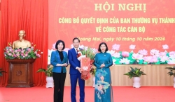 Công bố quyết định công tác cán bộ tại quận Hoàng Mai