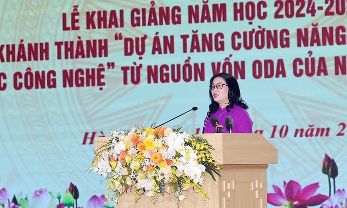 GS.TS Nguyễn Thị Lan phát biểu tại buổi lễ