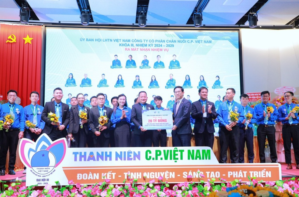 Thanh niên C.P. Việt Nam: 