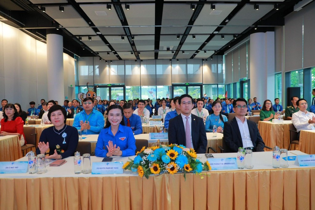 Thanh niên C.P. Việt Nam: 