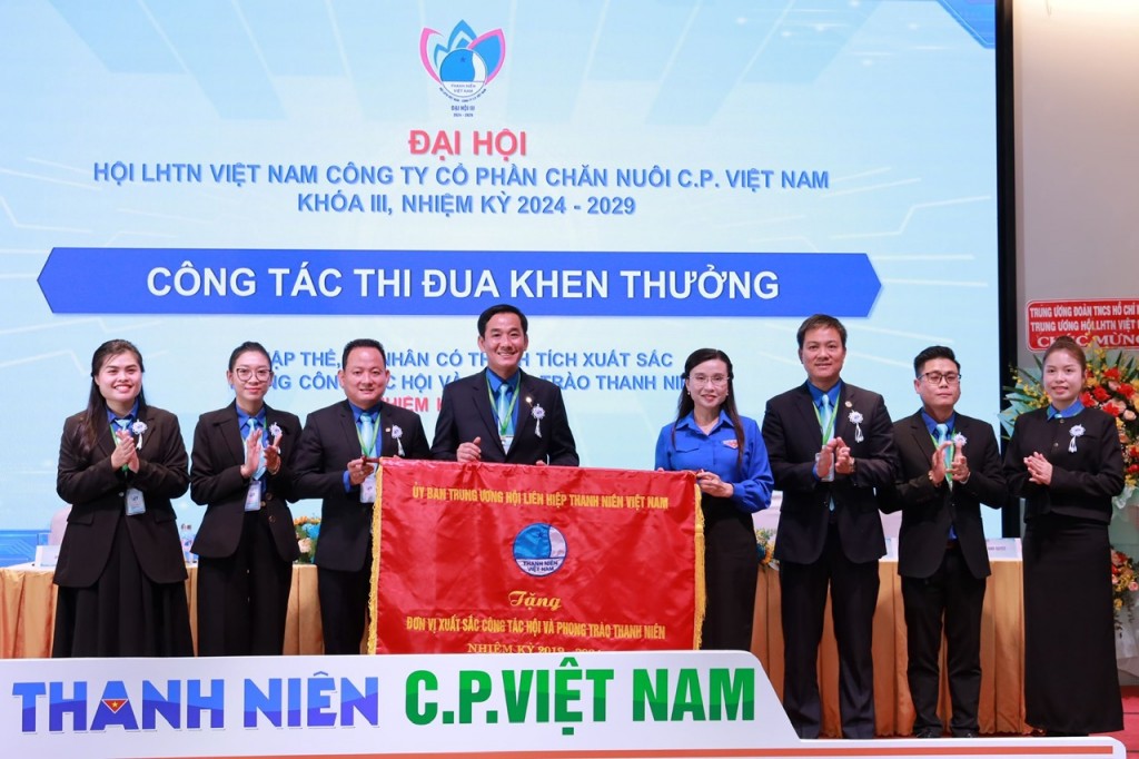 Thanh niên C.P. Việt Nam: 