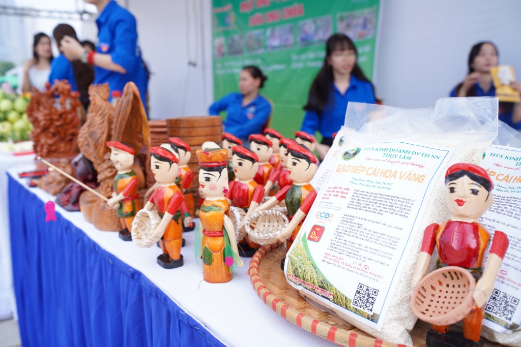 Đặc sắc các gian hàng sản phẩm OCOP của thanh niên Thủ đô Đặc sắc các gian hàng sản phẩm OCOP của thanh niên Thủ đô