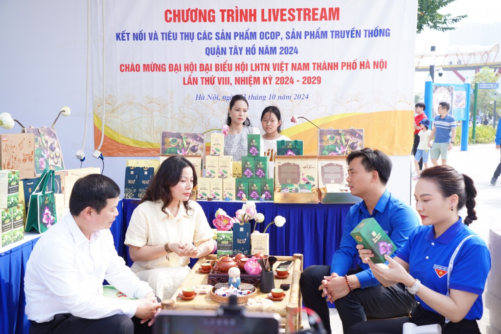 Đặc sắc các gian hàng sản phẩm OCOP của thanh niên Thủ đô Đặc sắc các gian hàng sản phẩm OCOP của thanh niên Thủ đô